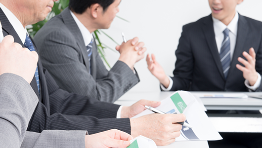 所長とともに企業訪問
クライアントと出願内容について打ち合わせ 
